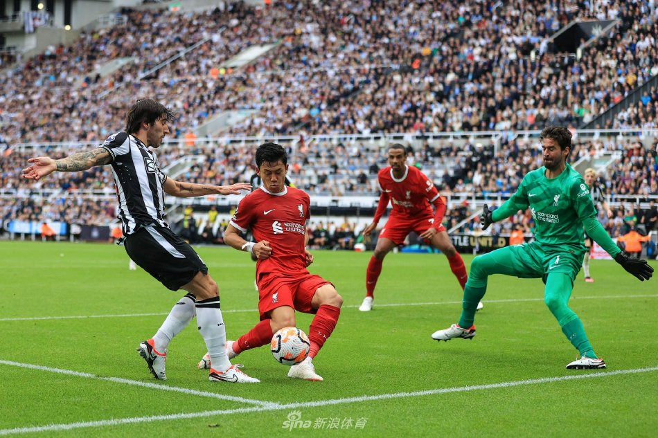 赛中跻身前 赛中跻身前