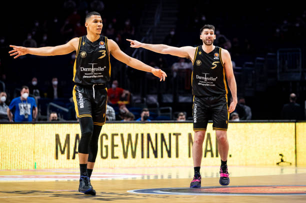 卡斯尔和曼 卡斯尔和曼