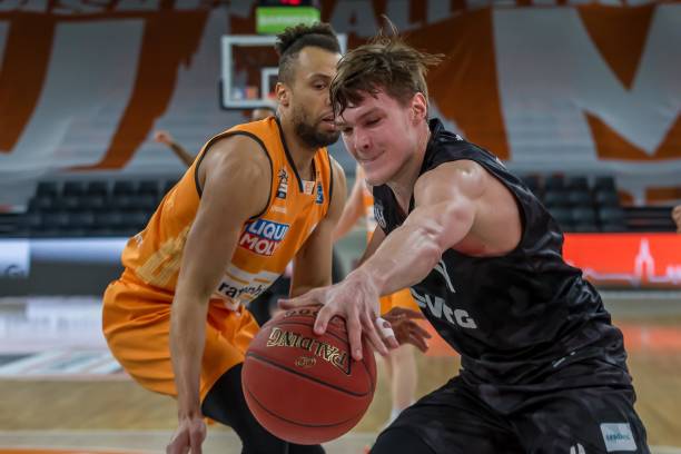 已经屡见不 已经屡见不