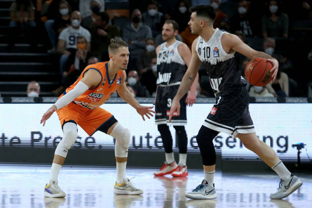 体育CBA：上海134-110战胜同曦迎来四连胜