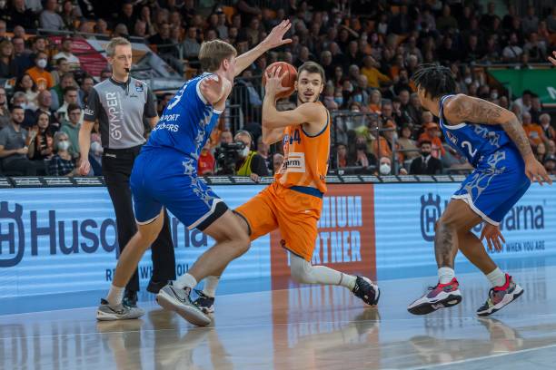 在比赛中保 在比赛中保